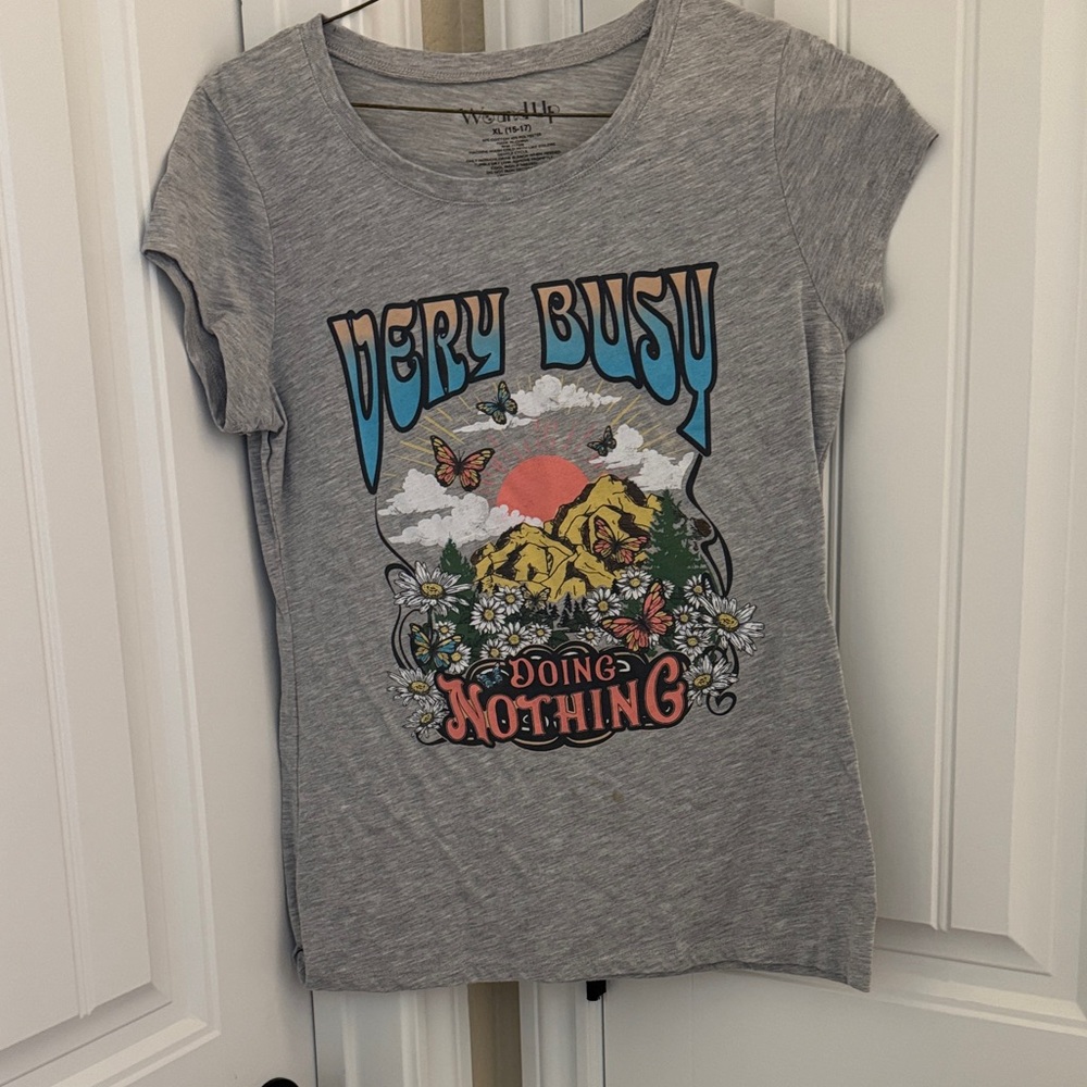 Wound Up Heather Gray Tee
